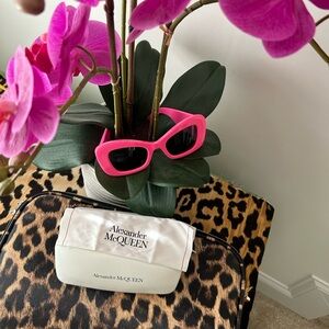 ALEXANDER MCQUEEN (NEW) Authentic Luxury Sunglasses